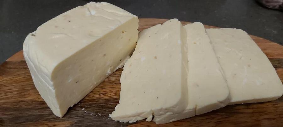 Σπιτικό Τυρί σε 10 λεπτά: Χωρίς πυτιά, χωρίς θερμόμετρα, με γεύση που θα σας ενθουσιάσει!