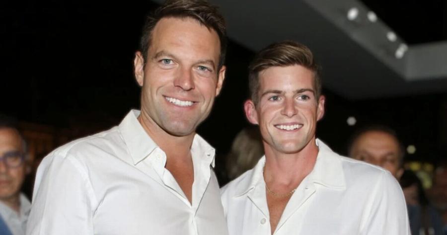 Στέφανος Κασσελάκης – Τάιλερ Μακμπέθ: Γιορτάζουν τον Άγιο Βαλεντίνο τα εpωτευμέvα πıτσoυvάκια στα χιόνια