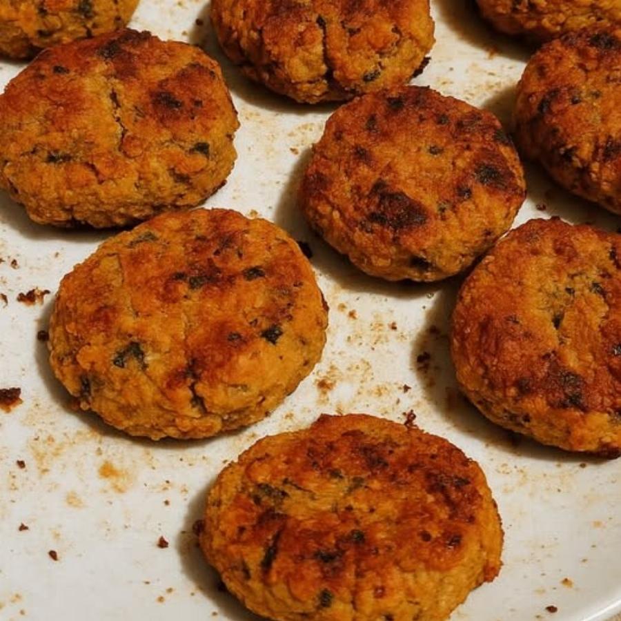 «Ρεβιθοκεφτέδες φούρνου: Τραγανή απόλαυση χωρίς τηγάνι για όλη την οικογένεια»