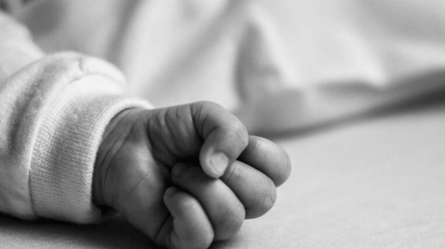 Αδιανόητη τραγωδία: Πέθανε μωρό 6 μηνών – Το ξέχασαν οι γονείς στο αυτοκίνητο