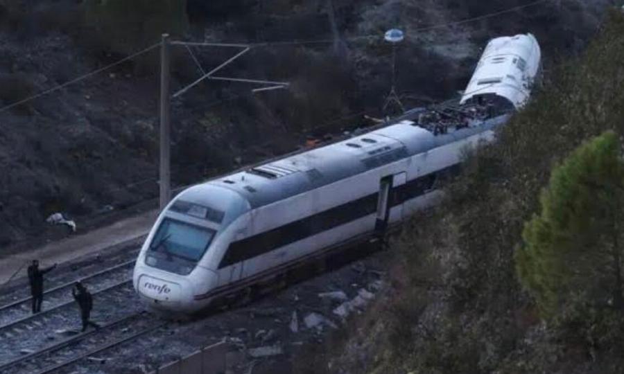 Έκτακτο: Θρήνος στη χώρα – Έχουμε σύγκρουση τρένων με 39 νεκρούς