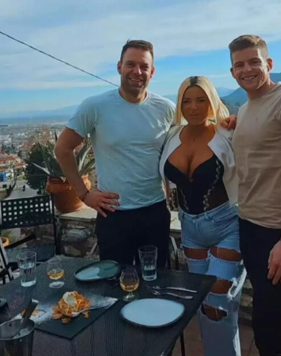 Χαμός με την ξανθιά καλλονń που μπńκε «ανάμεσα» στον Στέφανο Κασσελάκη και τον σύζυγό του Τάιλερ