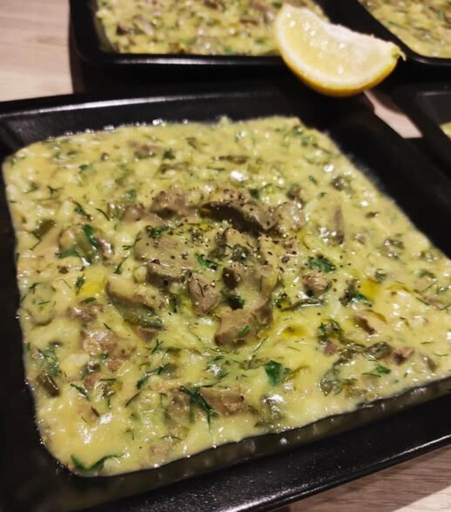 Μαγειρίτσα παραδοσιακή: Η εύκολη συνταγή με τέλειο αυγολέμονο