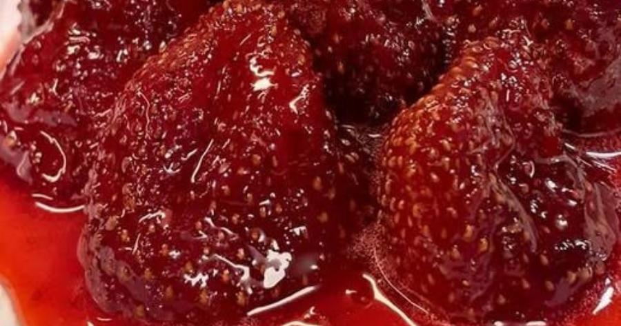 Σπιτική μαρμελάδα φράουλα: εύκολη συνταγή με λίγα υλικά