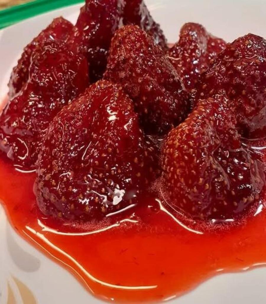 Σπιτική μαρμελάδα φράουλα: εύκολη συνταγή με λίγα υλικά