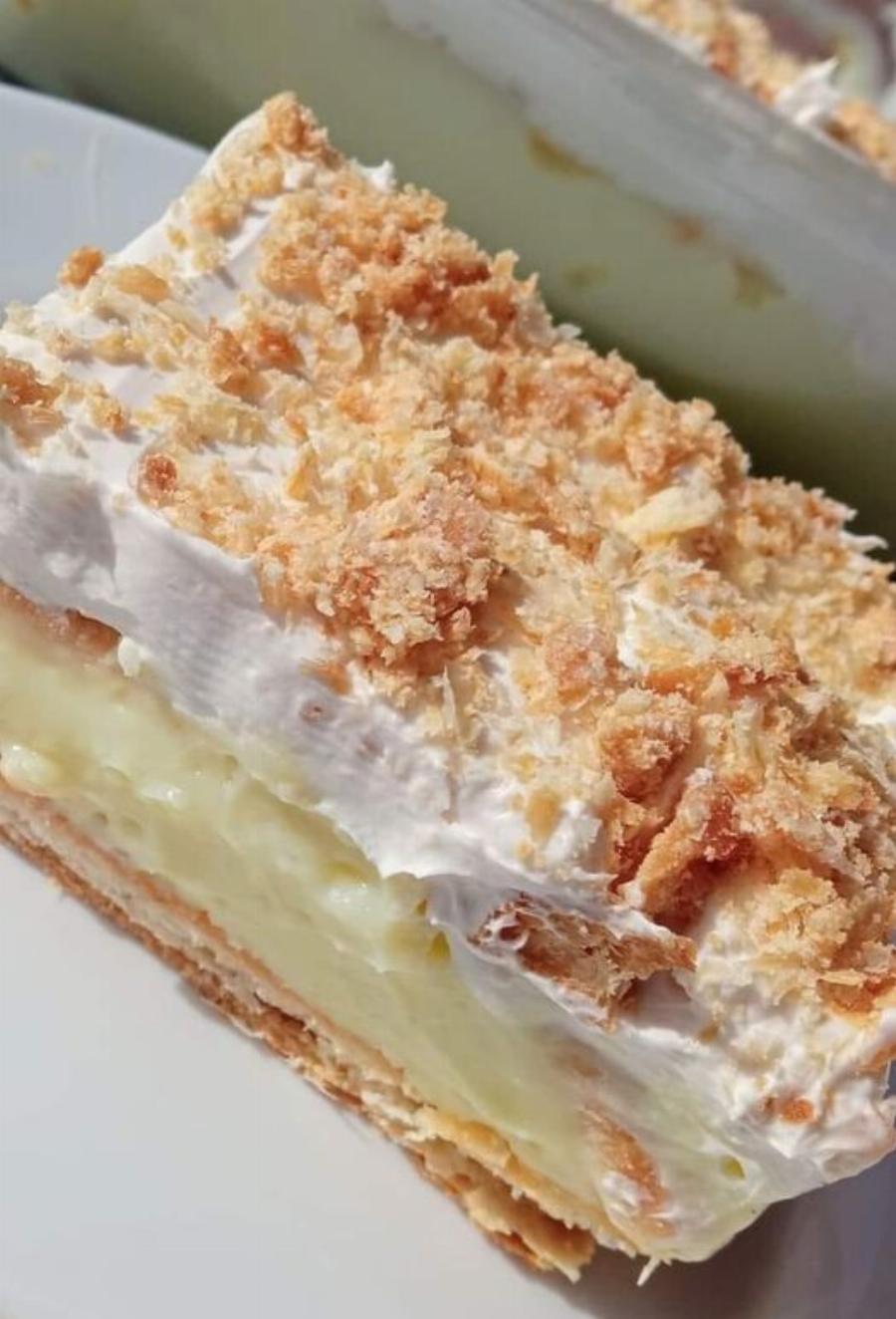 Σπιτικό μιλφέιγ σαν ζαχαροπλαστείου με αφράτη κρέμα – το γλυκό που γίνεται σε 10 λεπτά