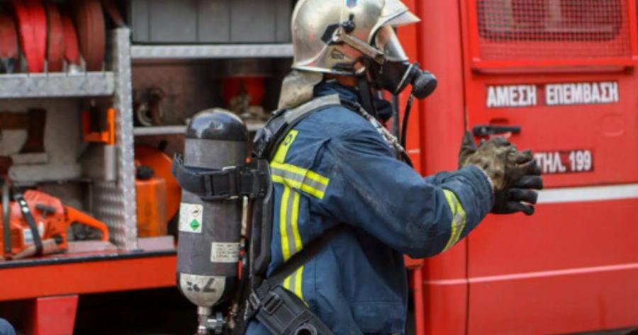 Νέα μεγάλη φωτιά σε εργοστάσιο στην Αθήνα τώρα