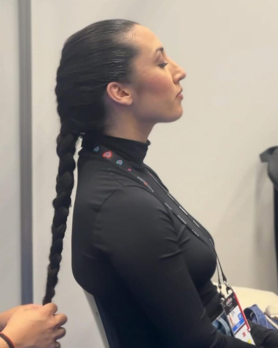 Eurovision 2025: Αuτή είναι η γυναίκα που συνοδεύει την Klavdia στη σκηνή