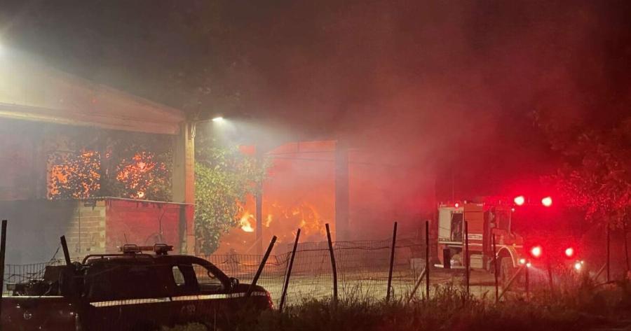 ΕΚΤΑΚΤΟ: Αεροπλάνο έπεσε Πάνω σε Κτίρια – Πολλοί Νεκροί