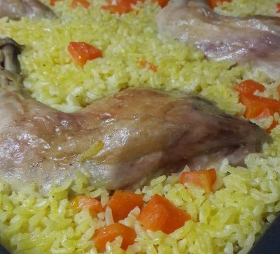 Κοτόπουλο με ρύζι στο φούρνο – Το πιο εύκολο πιλάφι φούρνου