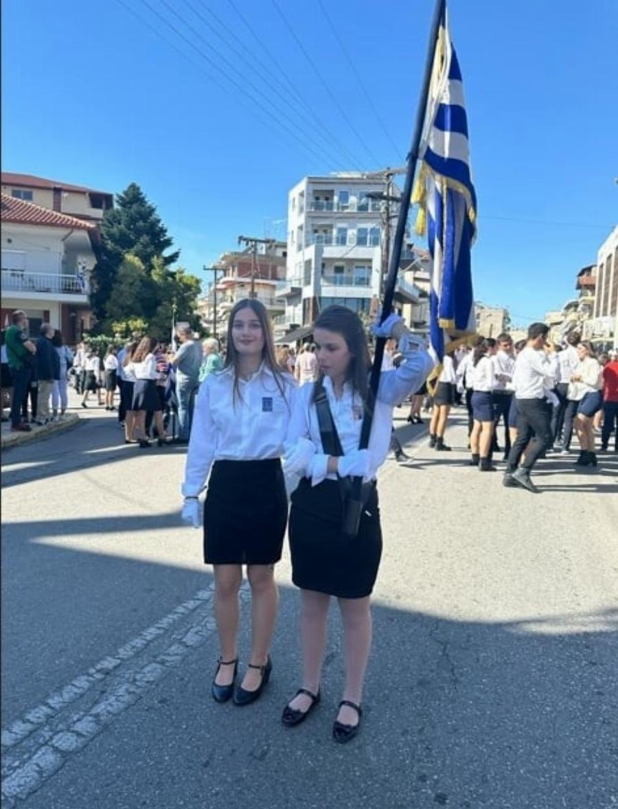 Μαρία Σίνα: Η τυφλή σημαιοφόρος με γενική βαθμολογία 20 που συγκίνησε το Πανελλήνιο