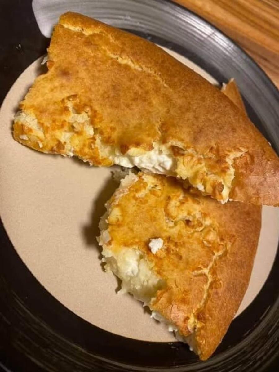 Ζυμαρόπιτα εύκολη: πίτα χωρίς φύλλο με λίγα υλικά