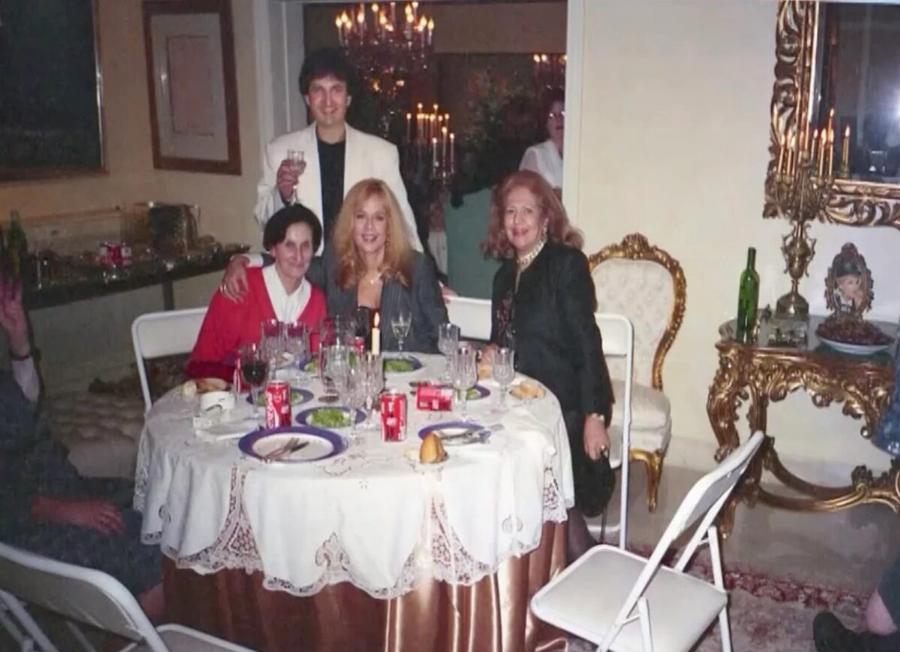 Αλίκη Βουγιουκλάκη: Στη δημοσιότητα φωτογραφίες από τα τελευταία της Χριστούγεννα