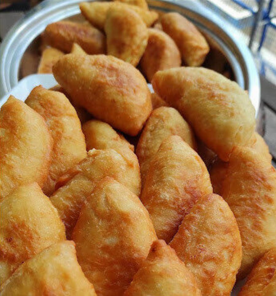 Τυροπιτάκια αφρός που δεν προλαβαίνουν να κρυώσουν