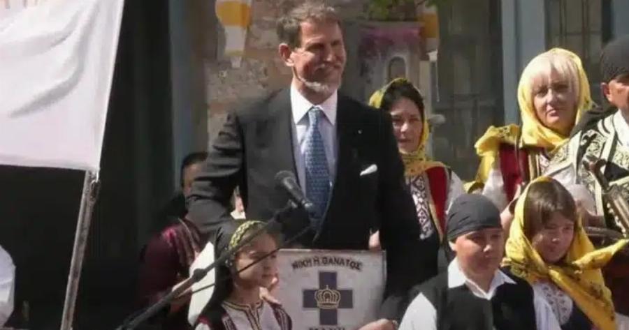 Υποδέχτηκαν με τιμές τον Παύλο Ντε Γκρες στην Μάνη: «Οι τίτλοι δεν πεθαίνουν – Υποδέχομαι τον πρίγκιπα»