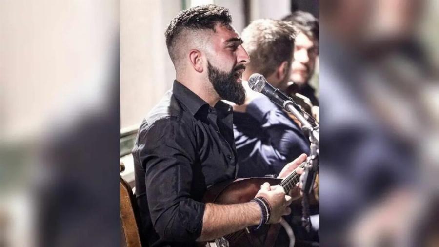 Τραγωδία: Γνωστός 23χρονος τραγουδιστής ο οδηγός που κάηκε σε τροχαίο – Δεν πρόλαβε να βγει από το όχημα