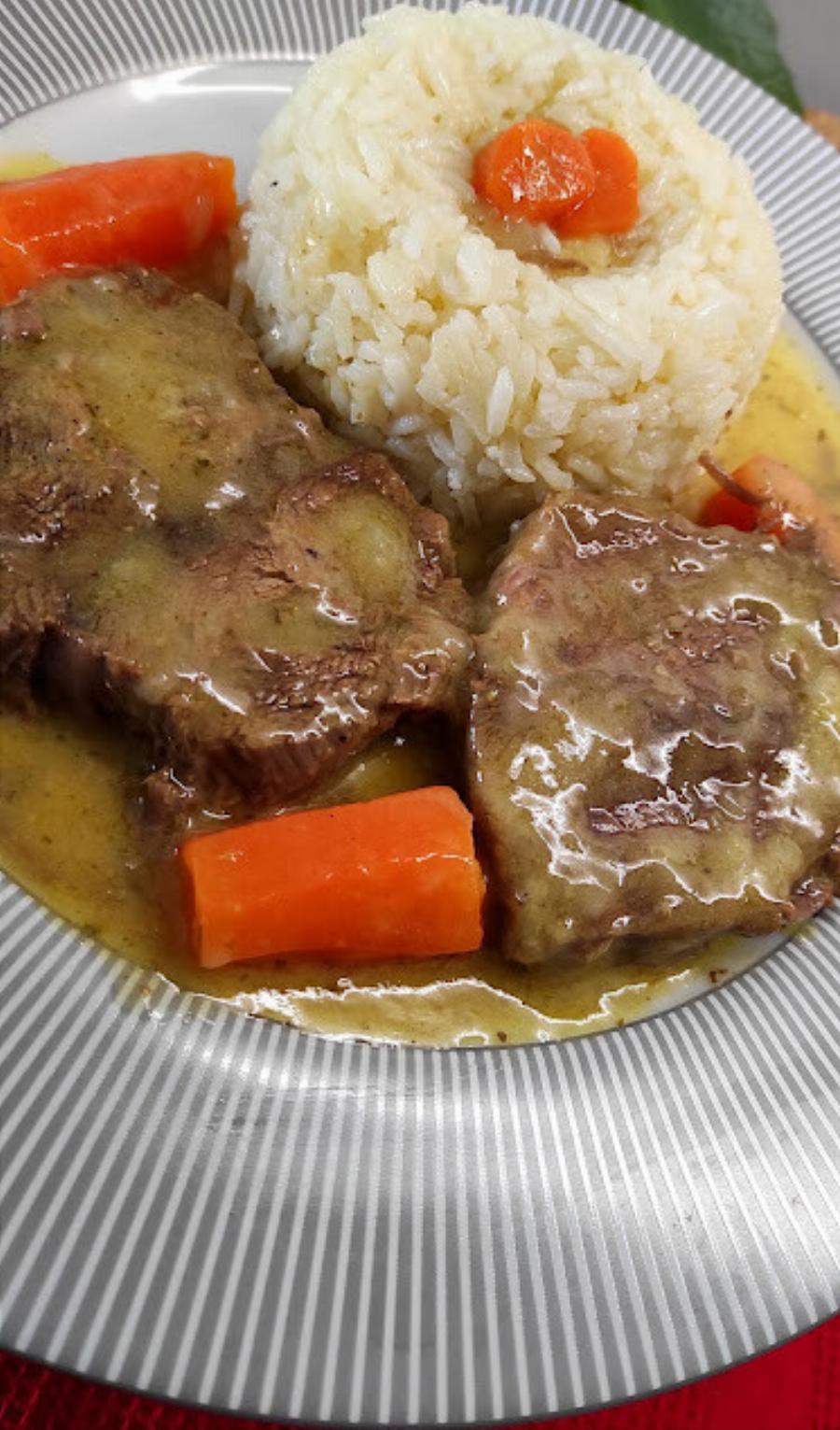 Μοσχαράκι πορτοκαλολεμονάτο – εύκολη συνταγή με σάλτσα