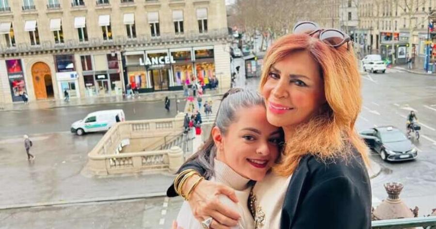 Μιμή Ντενίση: Στο Παρίσι με την 24χρονη κόρη της, Μαριτίνα