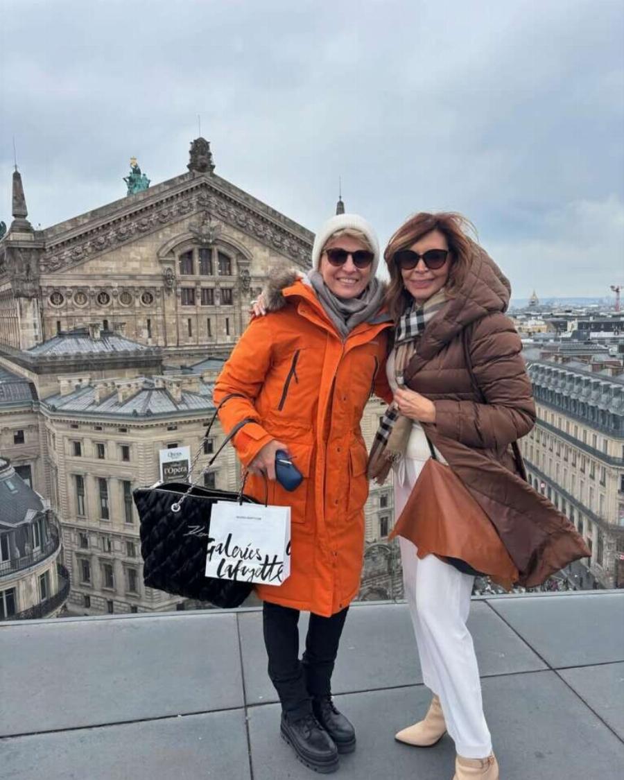 Μιμή Ντενίση: Στο Παρίσι με την 24χρονη κόρη της, Μαριτίνα