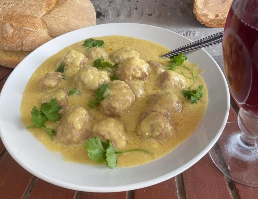 Το μυστικό για τέλεια γιουβαρλάκια με αυγολέμονο που δεν κόβει