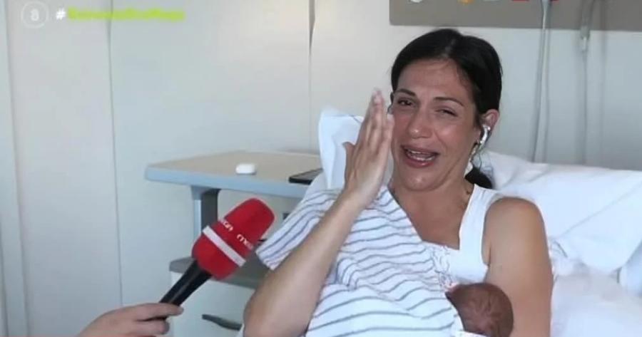 Ανθή Βούλγαρη: Συγκινημένη στον «αέρα» της εκπομπής της αγκαλιά με το μωρό της – «Ευχαριστώ τον Θεό που με αξίωσε να γίνω μαμά»