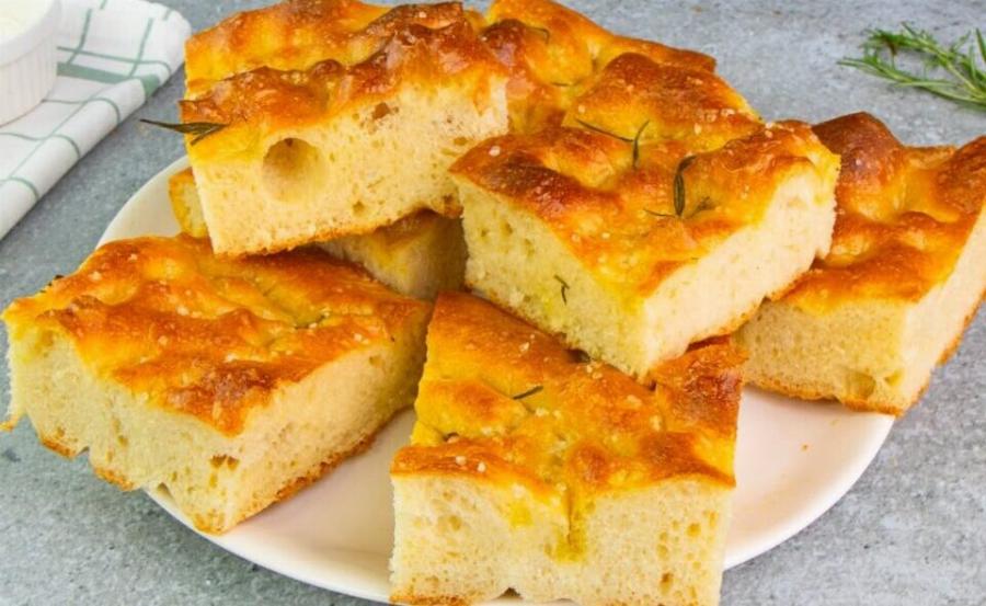Focaccia Γάλακτος: Το πιο Αφράτο Ψωμί που θα Πιάσουν ποτέ τα Χέρια σου!