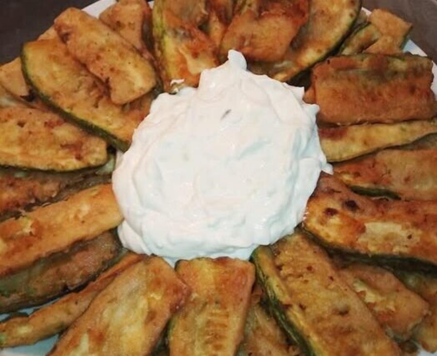 Κολοκυθάκια τηγανητά όπως πρέπει – με το τέλειο τζατζίκι