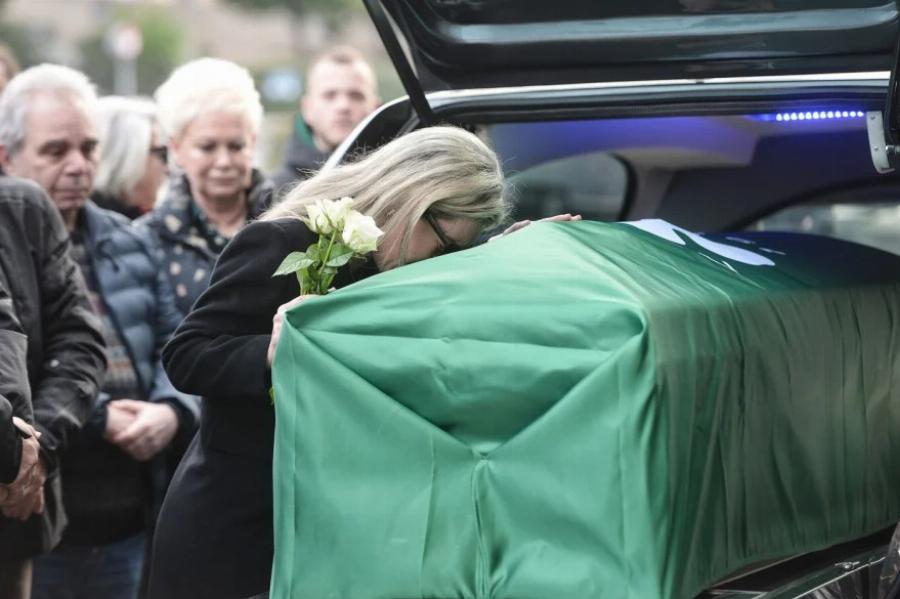 Θρήνος στην κηδεία του Μίμη Δομάζου – Δάκρυσαν όλοι Βίντεο, φωτογραφίες