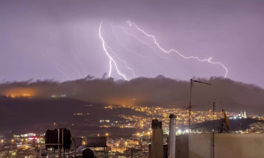 Καιρός: Έκτακτο δελτίο ΕΜΥ – Ποιες περιοχές θα σαρώσει η κακοκαιρία σε λίγες ώρες