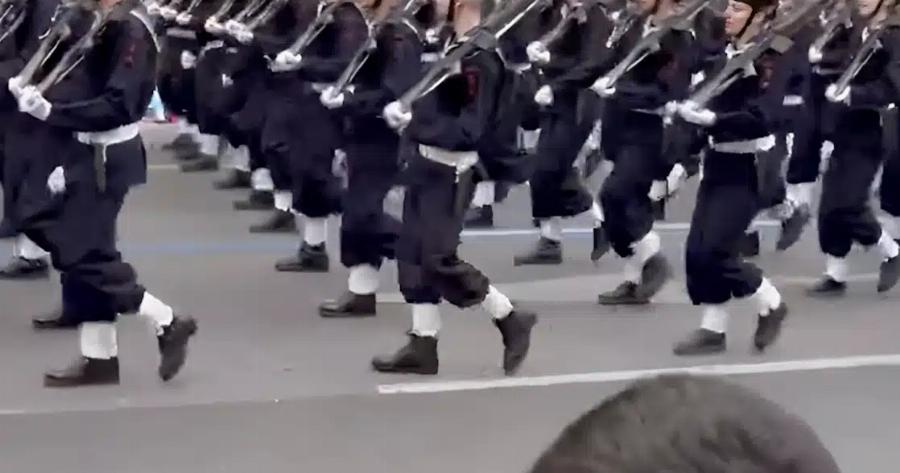 Σάλος με το άγημα του Πολεμικού Ναυτικού στην παρέλαση