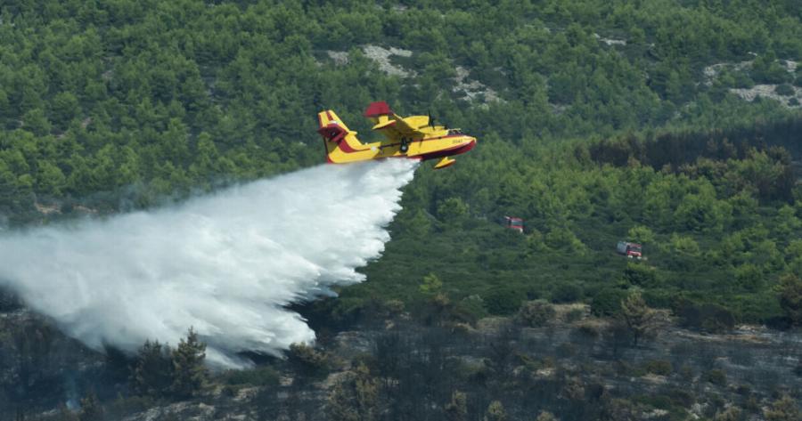Ξημέρωσε δύσκολο πρωί: Νέα φωτιά στη χώρα μας – Δίνουν μάχη επίγεια και εναέρια μέσα