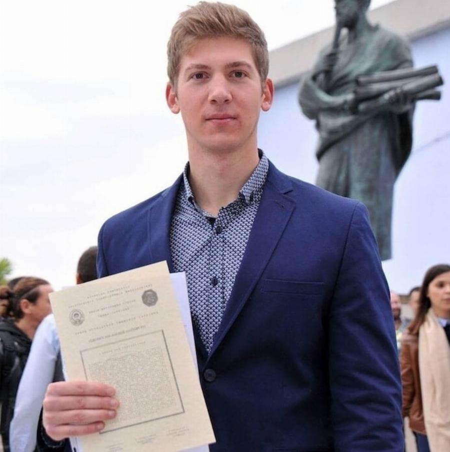 ΘΡΙΛΕΡ ΜΕ ΤΟΝ 33ΧΡΟΝΟ ΠΑΙΔΟΧΕΙΡΟΥΡΓΟ – ΜΑΘΕΥΤΗΚΕ ΟΛΗ Η ΑΛΗΘΕΙΑ ΓΙΑ ΤΟΝ ΑΛΕΞΗ – ΑΥΤΟΣ ΕΙΝΑΙ Ο ΛΟΓΟΣ ΠΟΥ ΕΞΑΦΑΝΙΣΤΗΚΕ