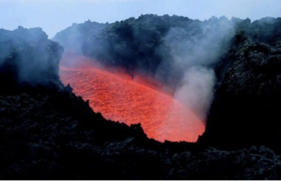 Hφαίστειο Σαντορίνης: Εφιαλτική πρόβλεψη – «Θέμα χρόνου να εκραγεί»