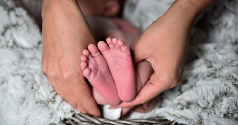 Αμαλιάδα: Aνατριχιαστικό – Η 24χρονη έκανε βόλτες με το νεκρo παιδί σε πανηγύρι