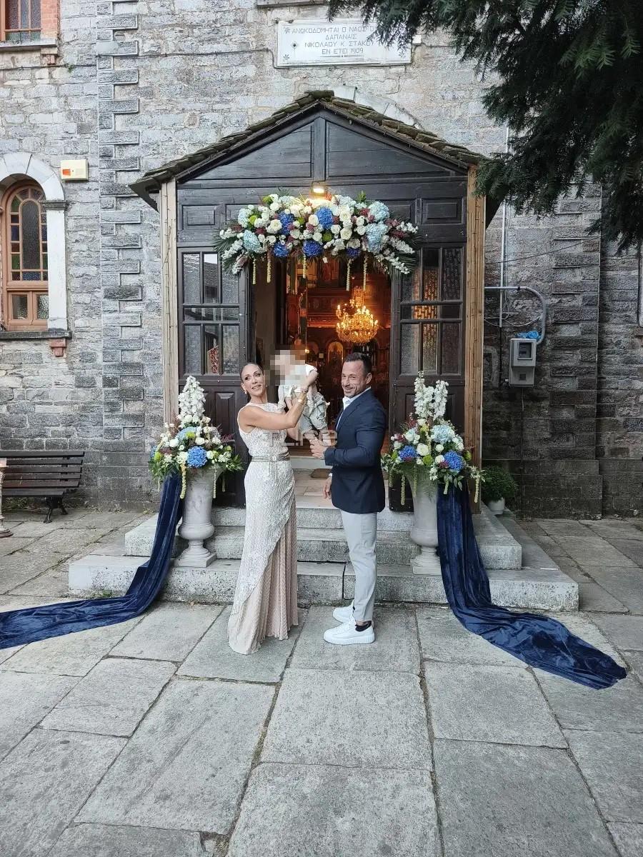 Ανθή Βούλγαρη – Κώστας Κωνσταντινίδης: Οι φωτογραφίες από τη βάφτιση του γιου τους και το όνομα που πήρε