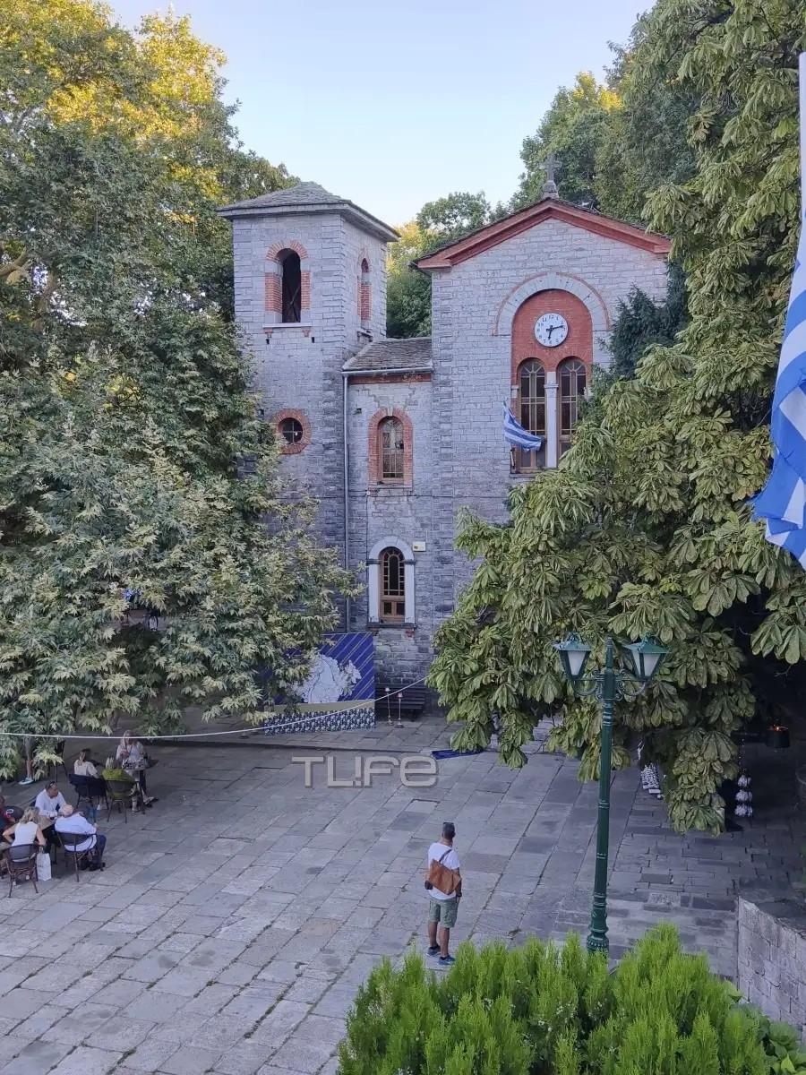 Ανθή Βούλγαρη – Κώστας Κωνσταντινίδης: Οι φωτογραφίες από τη βάφτιση του γιου τους και το όνομα που πήρε