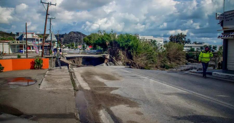 Εγκλωβισμένες 40 οικογένειες – Συναγερμός στο νησί