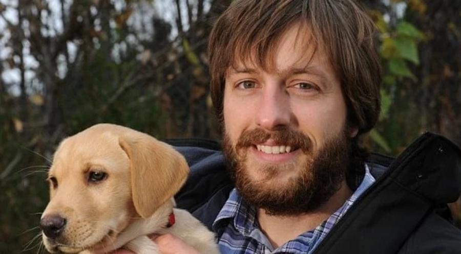 Έπαθαν το σoκ της ζωής τους…Τους άνοιξε την πόρτα το παιδί τους που είχε σκoτωθεi σε τροχαίο!