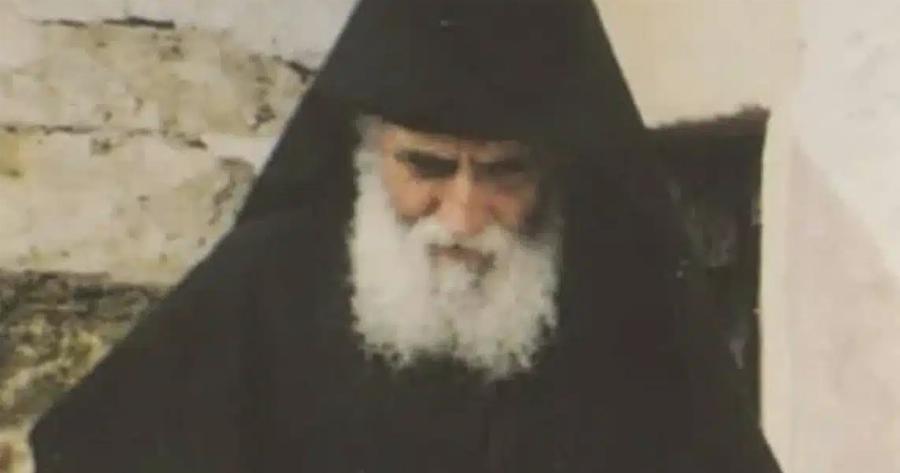 «Κεραμίδα» από προφητεία του Αγίου Παϊσίου: «Όταν οι μέρες θα πλησιάζουν, τότε…»