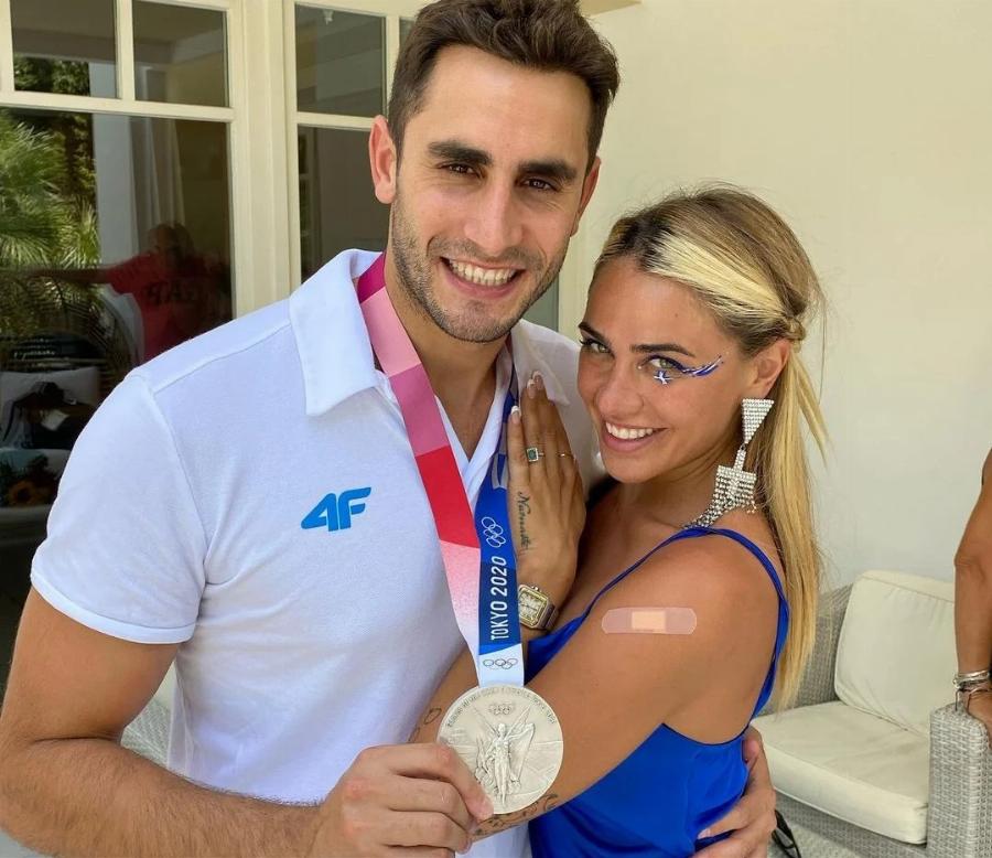 «Βóμβα» – Χώρισε πασίγνωστη Ελληνίδα τραγουδίστρια μετά από 3 χρόνια γάμου