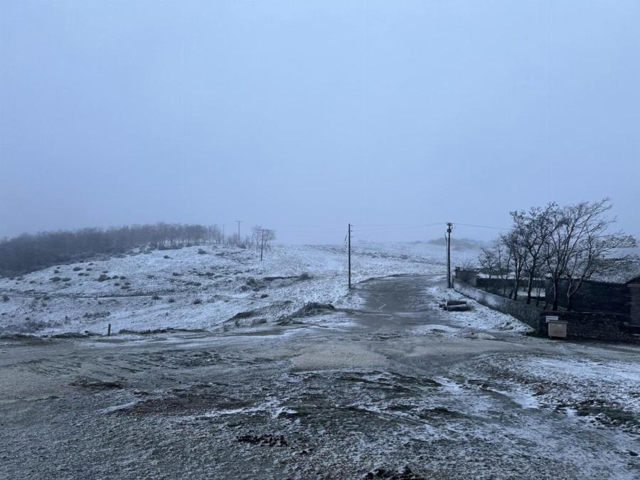 Στα «λευκά» η Λάρισα: Μαγικές εικόνες από τα πρώτα χιόνια σε Ελασσόνα και Προφήτη Ηλία