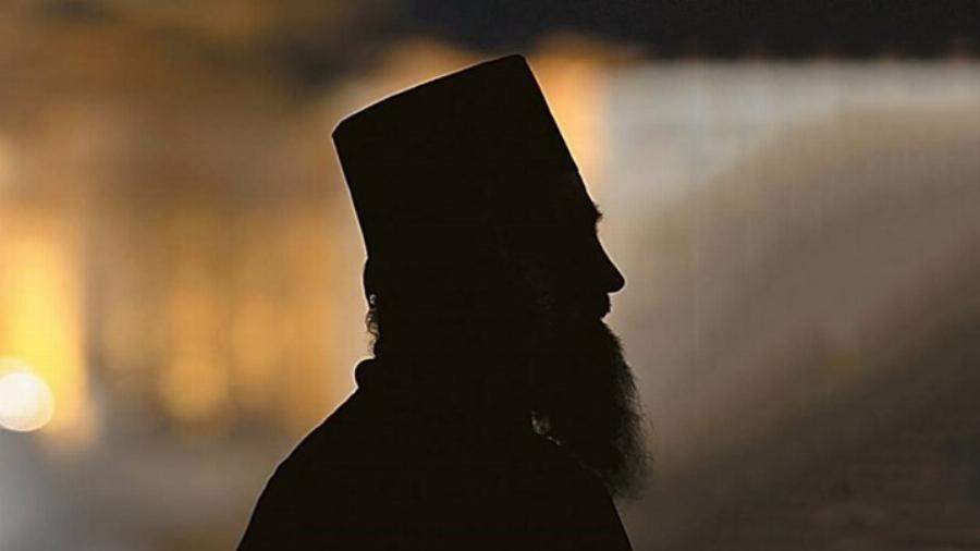 Παπάς γιόρτασε στα μπουζούκια την Τσικνοπέμπτη με λογαριασμό… 2.000 εupώ – Γιατί δεν πλήρωσε