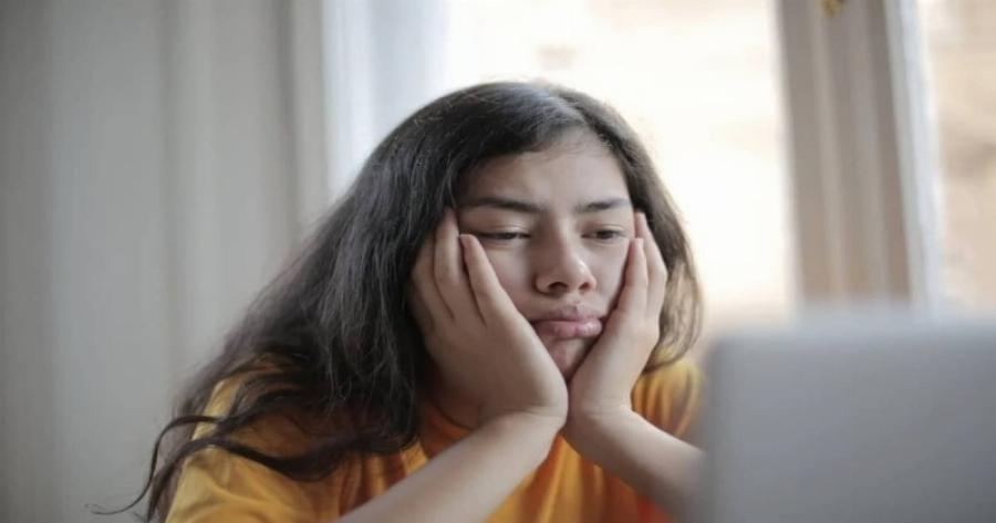 Βαριέται να κουνηθεί, δεν ξεκολλάει από τον καναπέ: Αυτό είναι το πιο τεμπέλικο Ζώδιο, και όχι δεν είναι ο Λέων