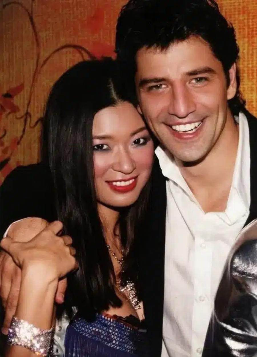 Ο Ψινάκης δεν άντεχε να την βλέπει: Η πανέμορφη σύντροφος του Σάκη Ρουβά πριν την Κάτια Ζυγούλη Φωτογραφία