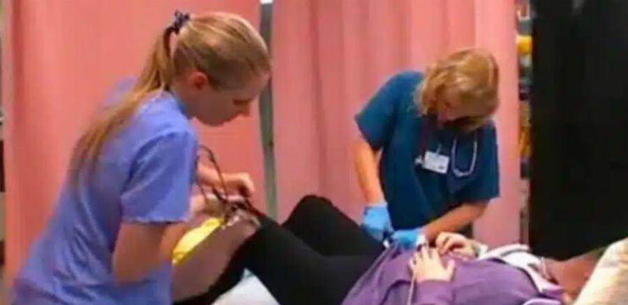 26χρονη έγκυος πήγε στο νοσοκομείο ουρλιάζοντας από τον πόνο – Όταν της έκοψαν το παντελόνι έμειναν άναυδοι