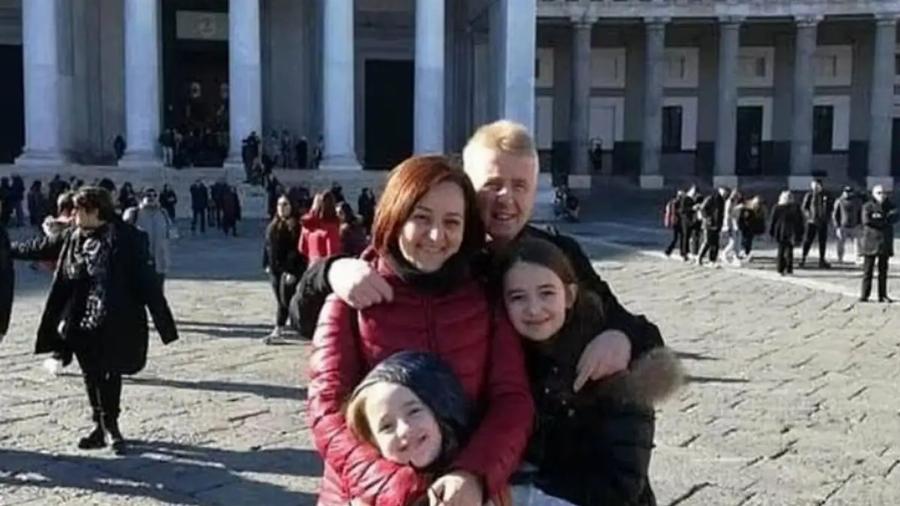 Χριστουγεννιάτικο ρεβεγιόν κατέληξε σε τραγωδία: Μητέρα και κόρη πέθαναν από τροφική δηλητηρίαση, χαροπαλεύει ο πατέρας