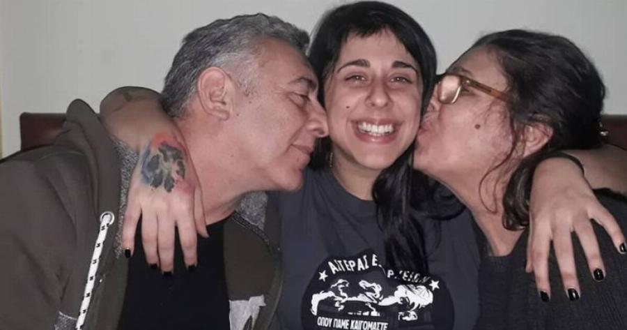 Σοκ και δέος η εξομολόγηση της Super Κικής για τους γονείς της: Κάνανε το εξωφρενικό και δίπλα στο παιδί τους – Τι είχε πει ξανά για τον πατέρα της;