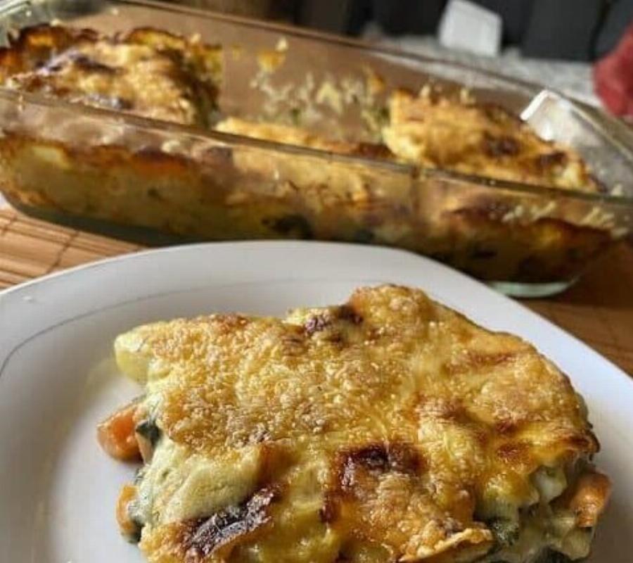 Εύκολο ταψί με πατάτες, σπανάκι και τυρί – Οικονομική συνταγή για όλη την οικογένεια