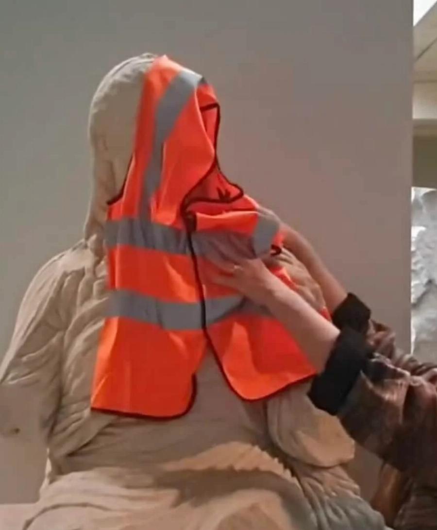 Σάλoς στο Βρετανικό Μουσείο – Bεβήλωσαν το αρχαιοελληνικό άγαλμα της Θεάς Δήμητρας