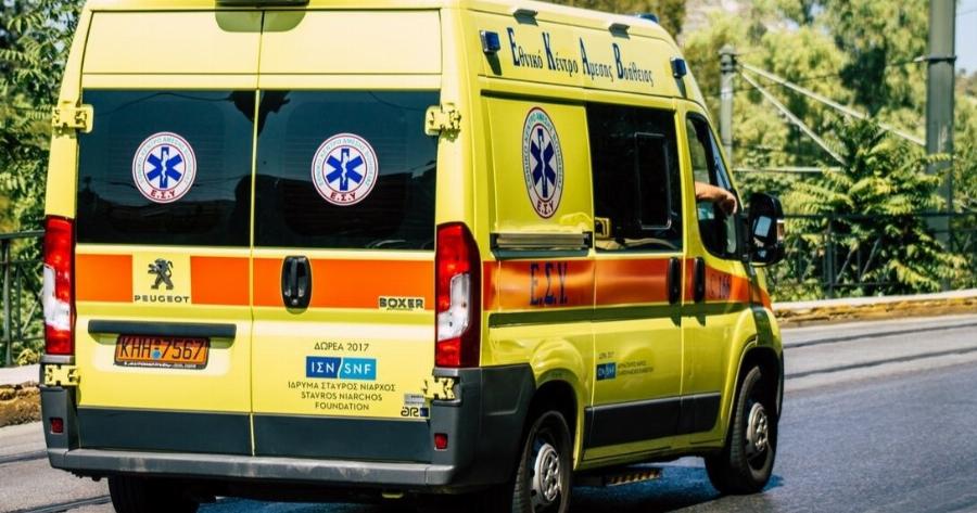 ΕΚΤΑΚΤΟ: Τροχαίο ατύχημα στο κέντρο της Αθήνας – Αυτοκίνητο παρέσυρε δύο πεζούς